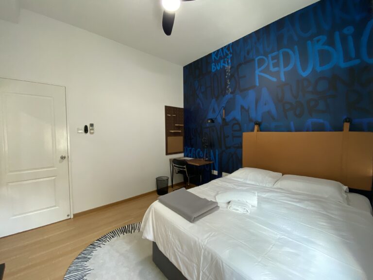 486 Sims Ave, Room 4