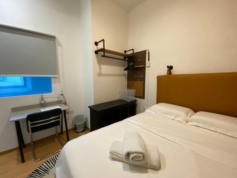 486 Sims Ave, Room 1