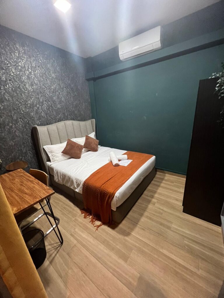 262A Tanjong Katong, Room 2