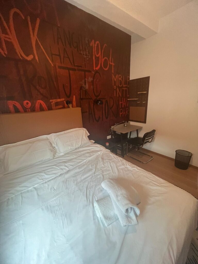 486 Sims Ave, Room 3